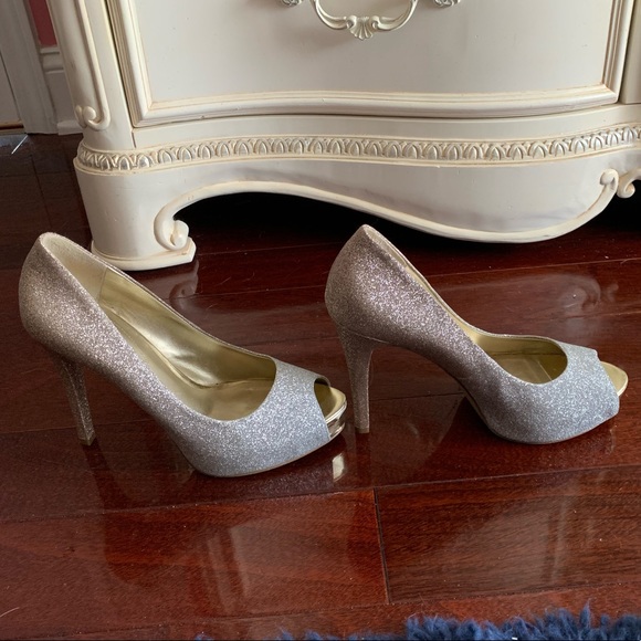 Guess silver to gold ombre sparkle heels - Picture 3 of 7